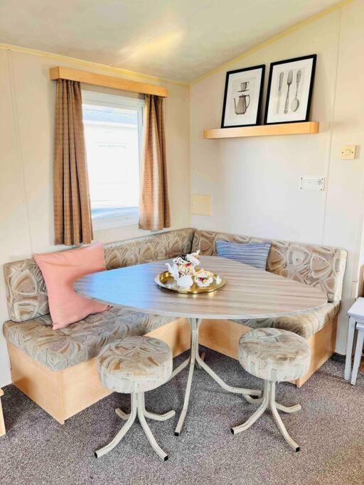 Lola'S Caravan. Your Home Away From Home. Parkeston Exterior photo